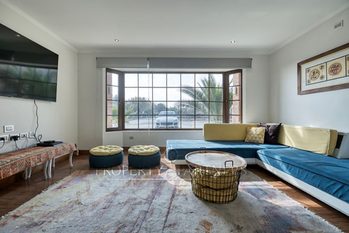 Casa Estilo Inglés En Condominio Con Cancha De Gol...