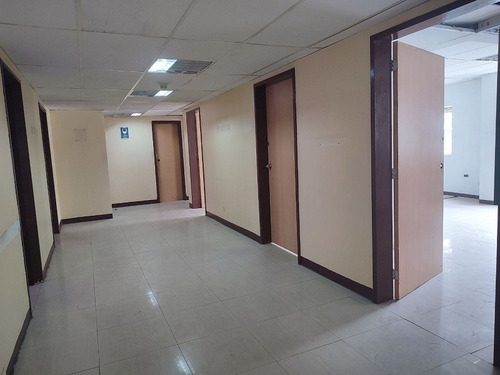 Imagen 9 de 20 de Edificio Comercial En Venta En Las Mercedes
