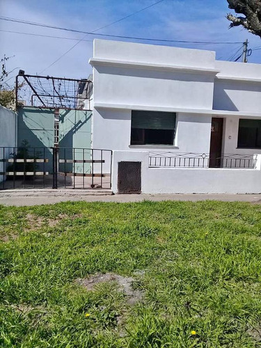 Casa En Venta - 3 Dormitorios 2 Baños - 237 Mts2 - Berisso