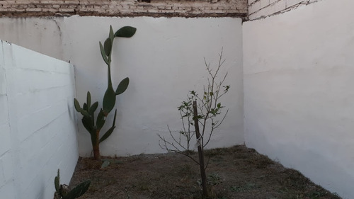 Nueva Cordoba Amplio Monoambiente Con Patio A Metros De Pocito Sobre Peredo Casi Esq Velez Sarfied