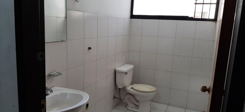 Imagen 23 de 28 de Ls Vende Local Comercial La Candelaria 23-8874