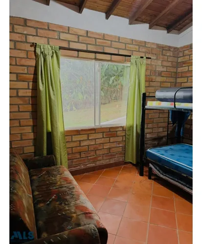 Finca Independiente En V. La Miranda Con Excelente...(mls#252449)