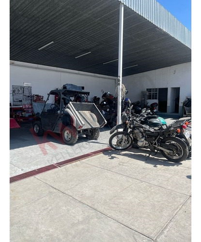 Local Comercial En Renta De 680 M2 Sobre Bernardo Quintana, Querétaro