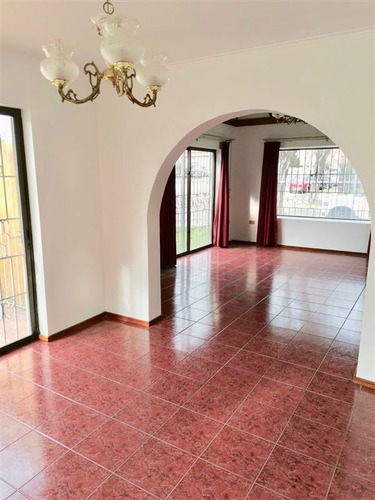 Hermosa Casa En Venta De 3 Dorm. En El Corazon De Quilpué