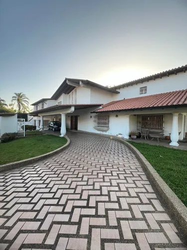 Casa En Los Naranjos