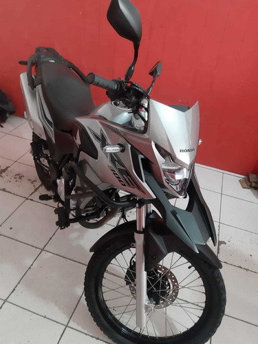Imagem 6 de 15 de Honda Xre 300 Prata Unico Dono Baixo Km