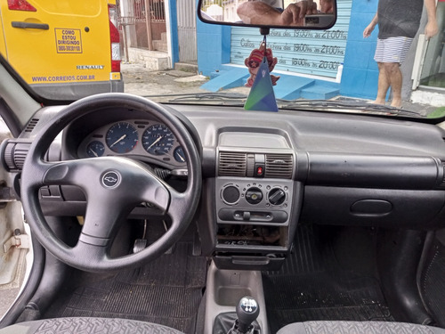 Chevrolet Corsa Sedan 1.6 Classic 4p