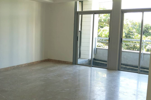 Lujoso Apto Triplex En La Castellana Con Sofisticada Tecnologia Y Un Paisajismo De Ensueño