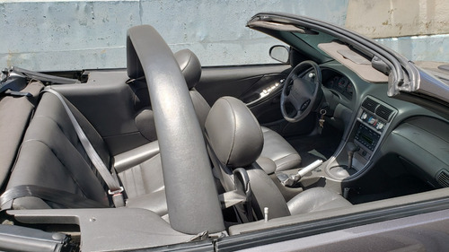 Imagen 10 de 15 de Ford Mustang Deluxe 2004 Convertible 4.6l V8 Sohc 16v Engine