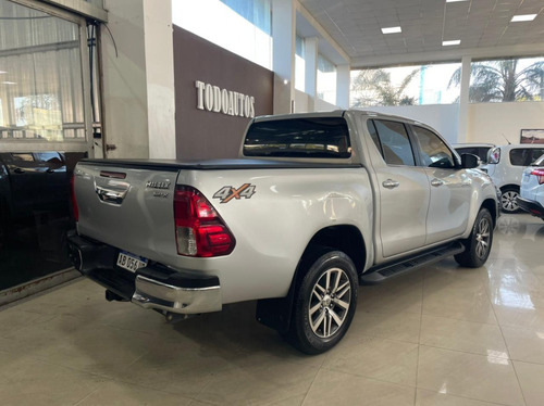 Toyota Hilux Srx 4x4 Manual Año 2017 Color Gris