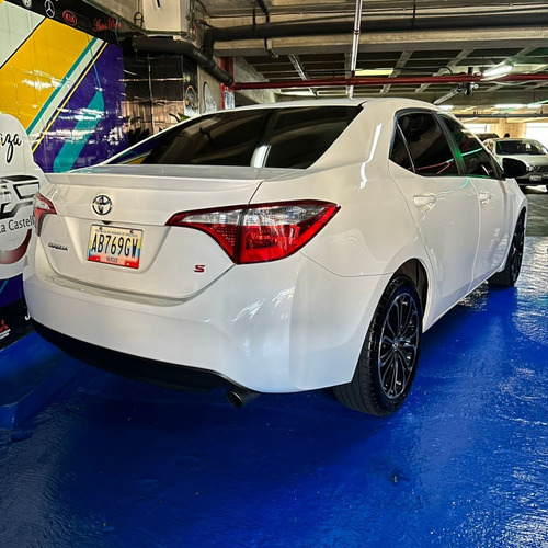Imagen 3 de 9 de Toyota Corolla S 2015