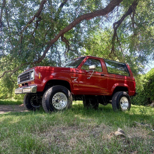 Ford Bronco XLT V6