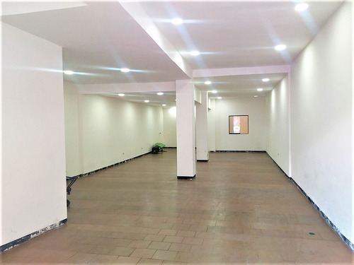 Imagen 2 de 9 de Las Acacias Se Alquila Local 108 M2 ¡ Gran Oportunidad