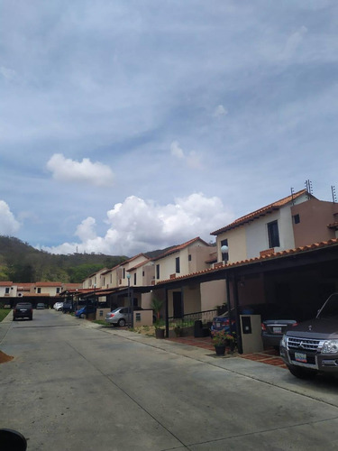 Imagen 13 de 13 de Amplio Townhouse En Obra Gris, Tazajal
