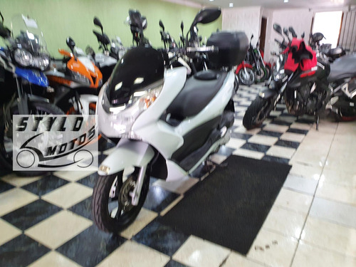 Imagem 2 de 8 de Honda Pcx