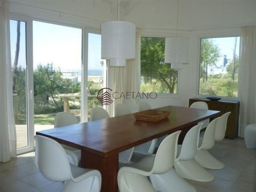 Imagen 9 de 21 de Hermosa Casa De Dos Plantas Con Piscina! - La Barra Laguna Blanca