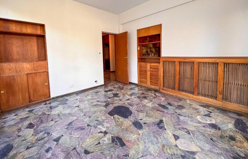 B° Bombal - Casa Multifuncional En Venta-4 Dormitorios-4 Baños - Ascensor- Piscina