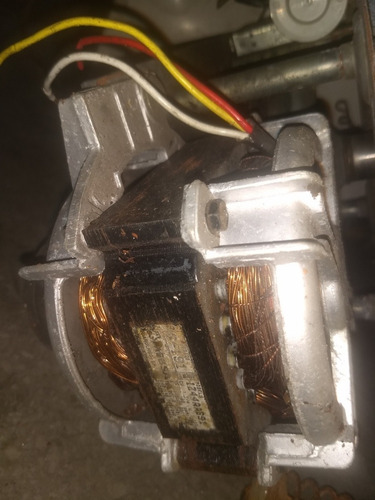 Imagem 1 de 1 de Motor 110vtw D Máquina De Lavar Brastemp