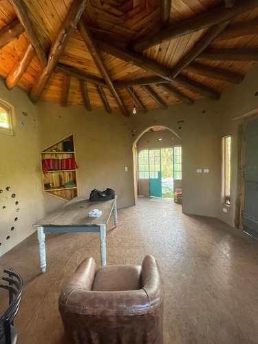 Amplio Lote + Construccion En B° La Quebrada - Rio Ceballos