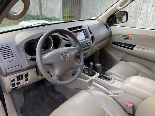 Toyota Hilux SW4 3.0 Srv Cuero At