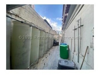 Imagen 9 de 12 de Rf Casa Comercial En Venta En Las Mercedes Con Permisologia Para Construir Edificio Ideal Para Negocios Grandes O Proyecto Inmobiliario Mls #22-6882 Isabel Fragozo Rent A House