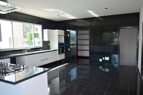 Casa En Venta, Ubicada En Loma De Valle Escondido Cod. Ev1283