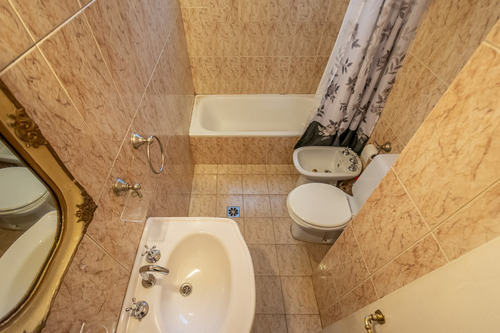 Casa Dúplex 4 Ambientes Venta Flores Con Terraza Y Quincho