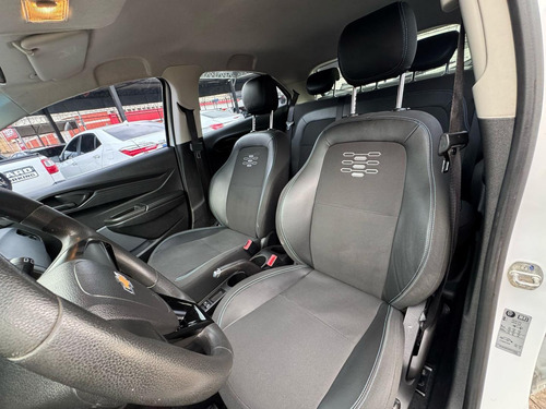 Chevrolet Onix Joy Black
