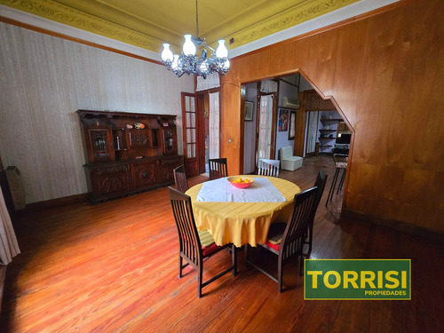 Venta - 5 Amb Ph C/patio Y Cochera/local - Campichuelo 300