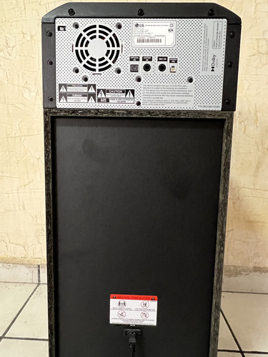 Torre De Sonido LG Xboom Rn7 Negro 110v (Usado)