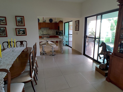 Casa Residencia En Venta En Lomas De Jiutepec.