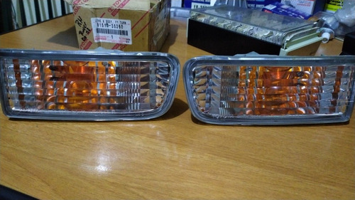 Faro Antiniebla Derecho E Izquierdo Toyota Runer 2001-2002