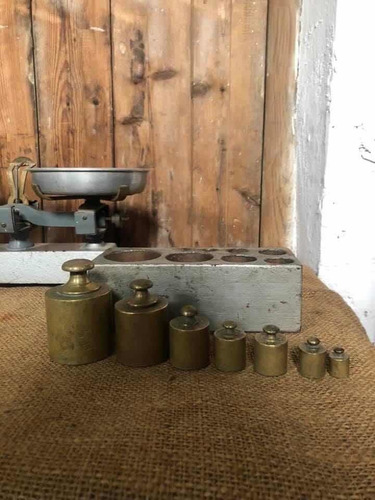 Balanza Con Pesero Antigua.