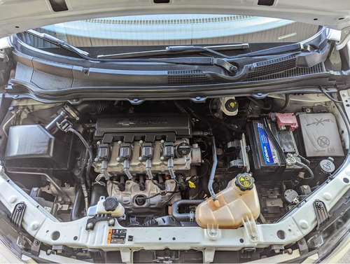 Imagen 5 de 7 de Chevrolet Onix 2018 1.4 Lt 98cv