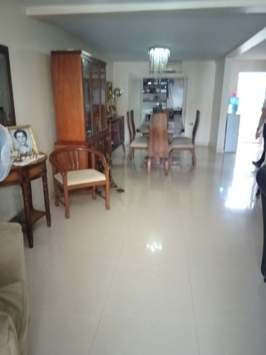 Vendo Townhouse Remodelado Con Terreno En San Pablo 