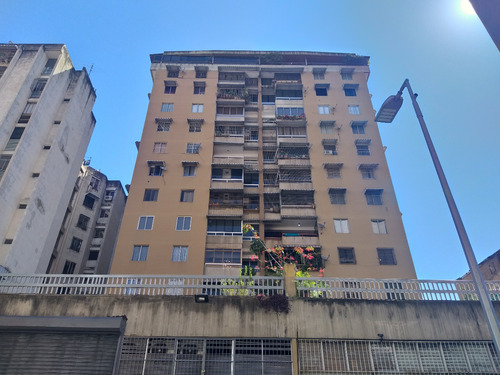 La Candelaria. Apartamento En Venta. Mls 23-18655. Libertador  Caracas