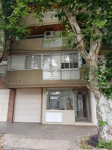 Departamento Al Frente. Alquiler. 2 Balcones. Parrillero Exclusivo. Pichincha