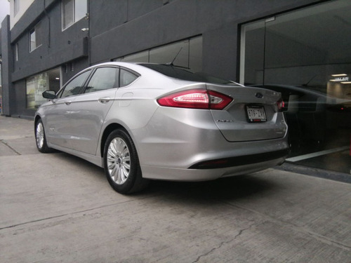 Imagen 3 de 15 de Ford Fusión Se Híbrido 2015