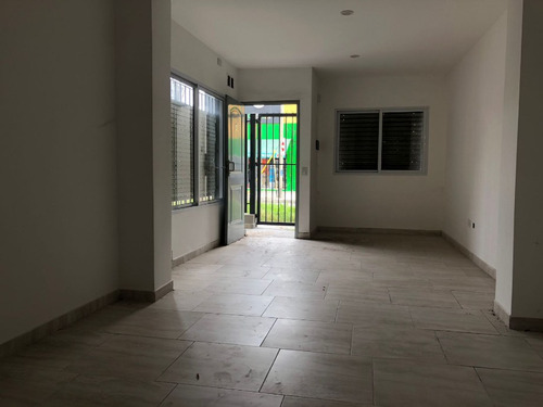 Departamento Tipo Casa En Venta En Wilde Oeste
