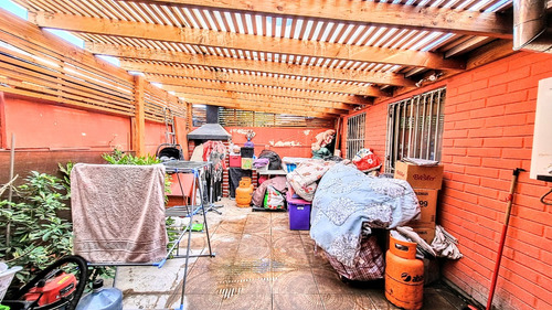 Acogedora Casa 3d-1b Luis Matte Larrain / Nonato Coo