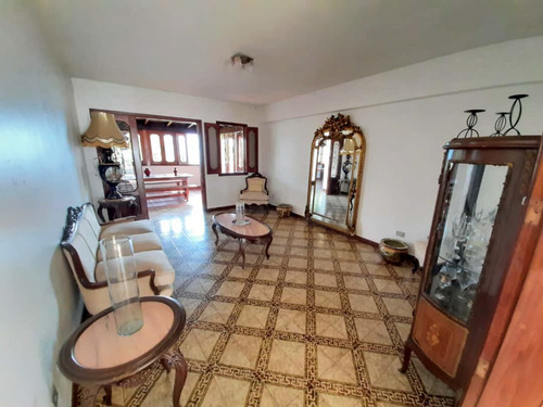 Imagen 3 de 19 de Casa Con Hermosa Vista, Para Remodelar En Los Naranjos - El Hatillo