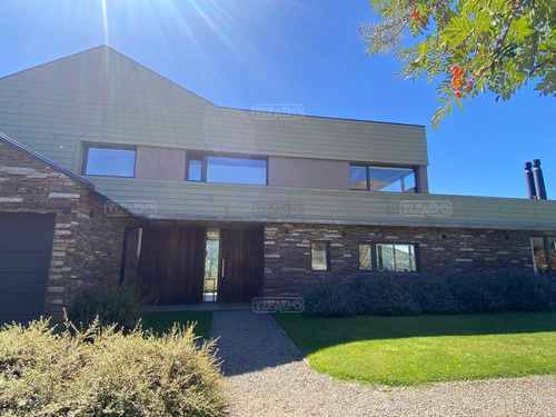 Casa En Venta En Barrio Cerrado El Casco, San Martin De Los Andes