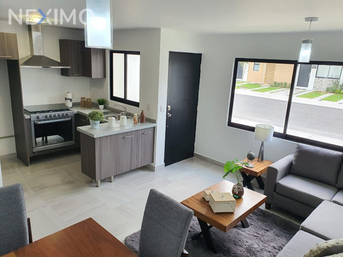 Imagen 1 de 14 de Casa En Venta En Zakia , Queretaro
