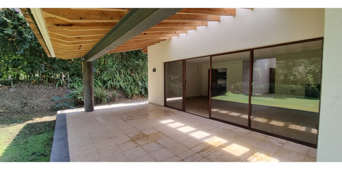Gran Ubicacion De Esta Casa En Venta Y Renta