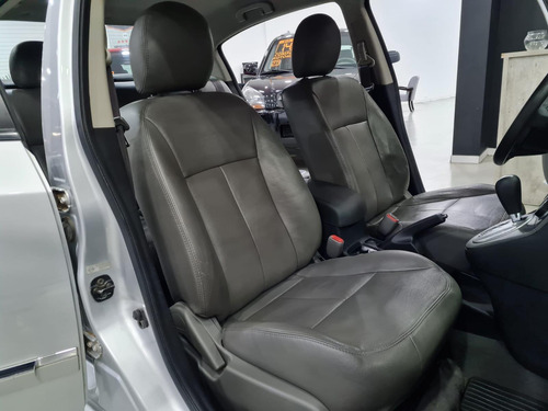 Imagem 13 de 15 de Nissan Sentra 2.0 Flex Fuel 16v Aut. - 2012