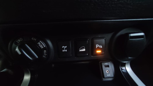 Imagen 17 de 18 de Nissan Np300 Le 4wd Dsl Aut 2017