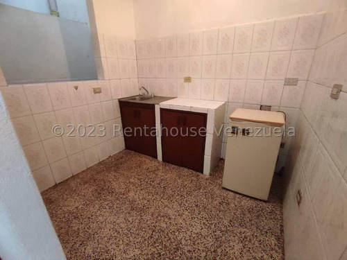 Casa Comercial En Venta En Boleita Sur Mls #23-33181 Yosmil Carrero