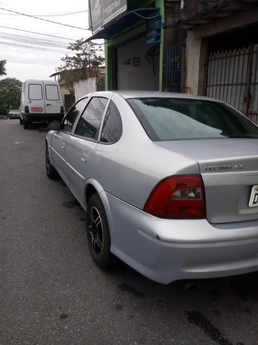 Imagem 2 de 8 de Gm Gm 2001 2.2 8v