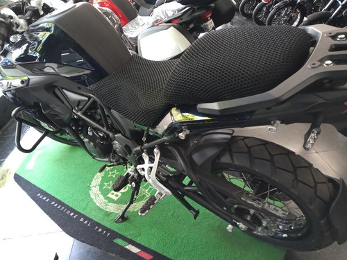 Funda Malla Protectora Cubre Asiento De Moto Benelli Trk502