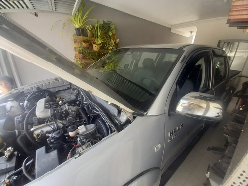 Toyota Hilux 2.5 Cab. Dupla 4x4 4p